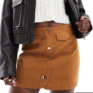 Suede skort NWT
